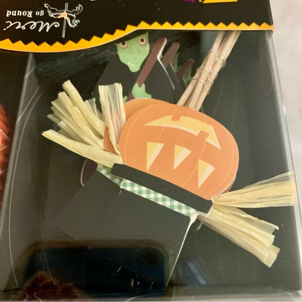 NEW Meri Meri Trick or Treat Halloween Cupcake Decorating Kit - Make 24 Cupcakes